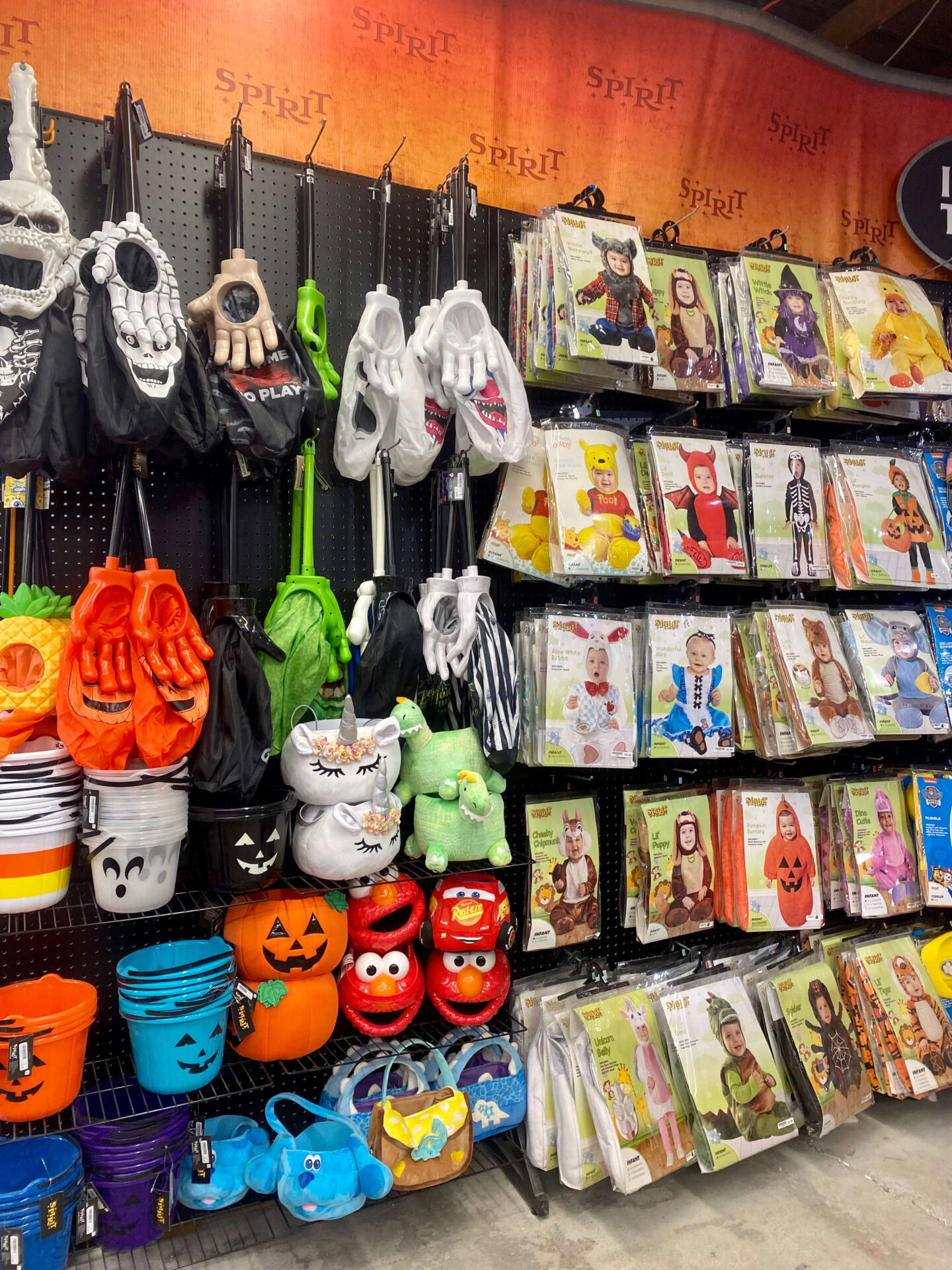 仮装して楽しもう！ケロウナでハロウィーンコスチュームを買えるお店まとめ ケロウナ info.jp