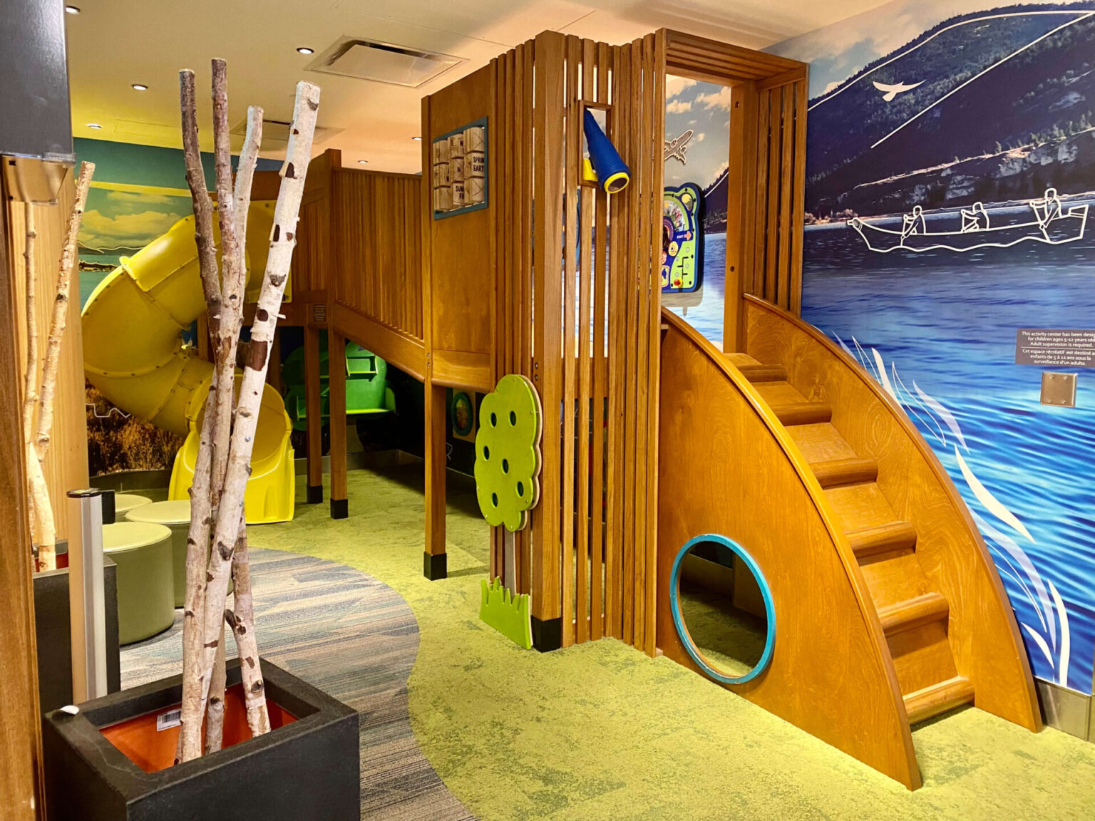 【2024年最新版】ケロウナ空港のご紹介＆ダウンタウンへの行き方まとめ ケロウナ info.jp