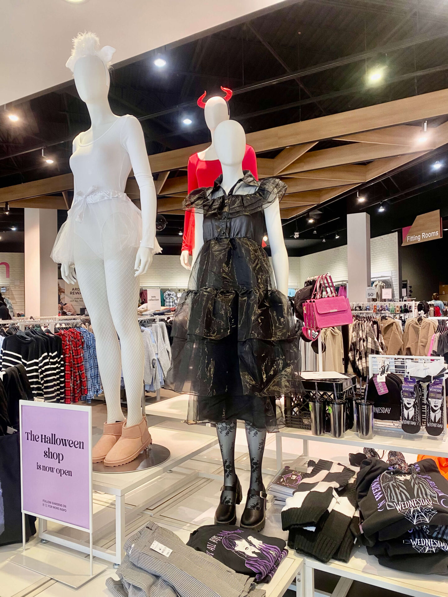 仮装して楽しもう！ケロウナでハロウィーンコスチュームを買えるお店まとめ ケロウナ info.jp