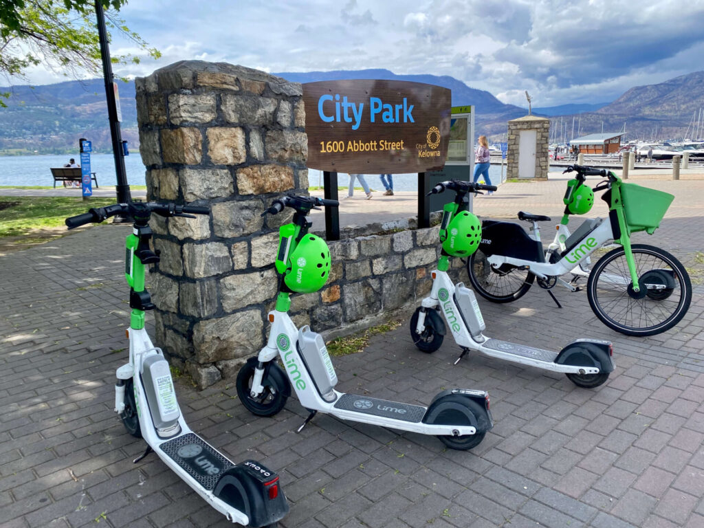 ケロウナのレンタル電動スクーター・自転車 Lime